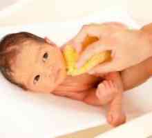 Kako okupati novorođene bebe prvi put?