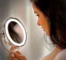 Kozmetički ogledalo sa svjetlom