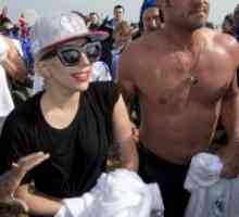 Lady Gaga i Taylor Kinney kupaju u ledenoj vodi