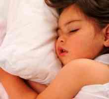 Zašto dijete snores u snu?