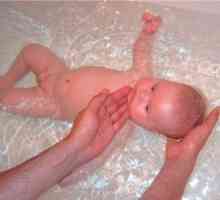 Pravila i savjeti za kupanje novorođene bebe