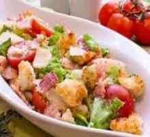 Salata s croutons i kukuruz