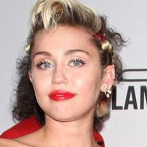 Loše Liam Hemsworth: Miley Cyrus želi da se vrati u Stella Maxwell?