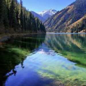 Modro jezero Kazahstan - ostatak divljaka