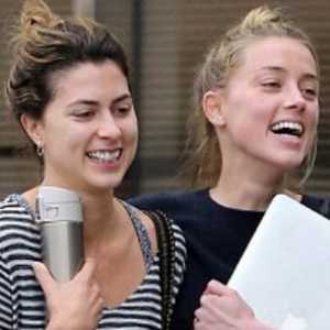 Amber Heard izašao iz ureda njegovog odvjetnika, usmjere sa srećom