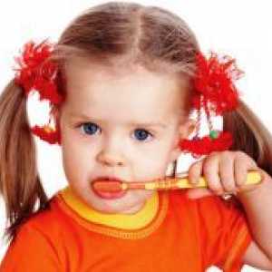 Kako naučiti dijete da četkanje zubi?