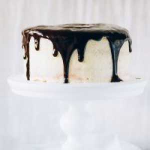 Kako kuhati čokolade glazura za tortu?