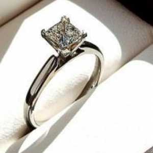Bijeli zlatni prsten s dijamantom