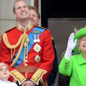 Kraljica Elizabeta II i njegova obitelj posjetili paradu prebacivanje trupa boju