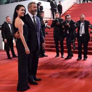 Mel Gibson je prvi put izašao sa svojom djevojkom na filmskom festivalu u Cannesu