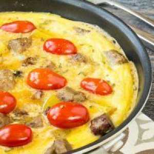 Omlet s rajčicama i kobasica