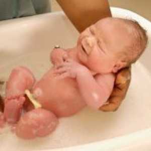 Prvo kupanje beba nakon bolnice