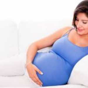 Zašto bebe štucanje u želucu trudna?