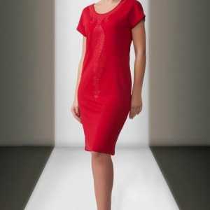 Iz onoga što nositi crvenu haljinu - kombinaciju opreme i obuće