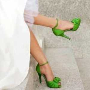 Od čega da nose zelene cipele?