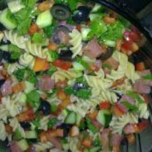 Tjestenina salata i kobasica