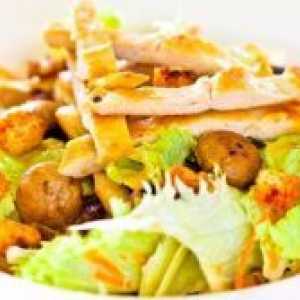 Salata s croutons i gljivama