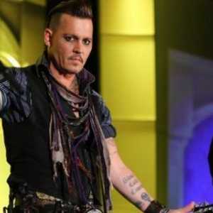 Promjena imidža Johnny Depp: glumac lit nova frizura