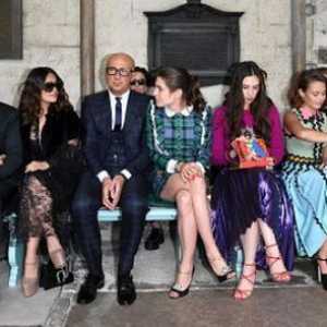 Soko, Salma Hayek i druge zvijezde prisustvovali su Gucci show u Westminsterskoj opatiji